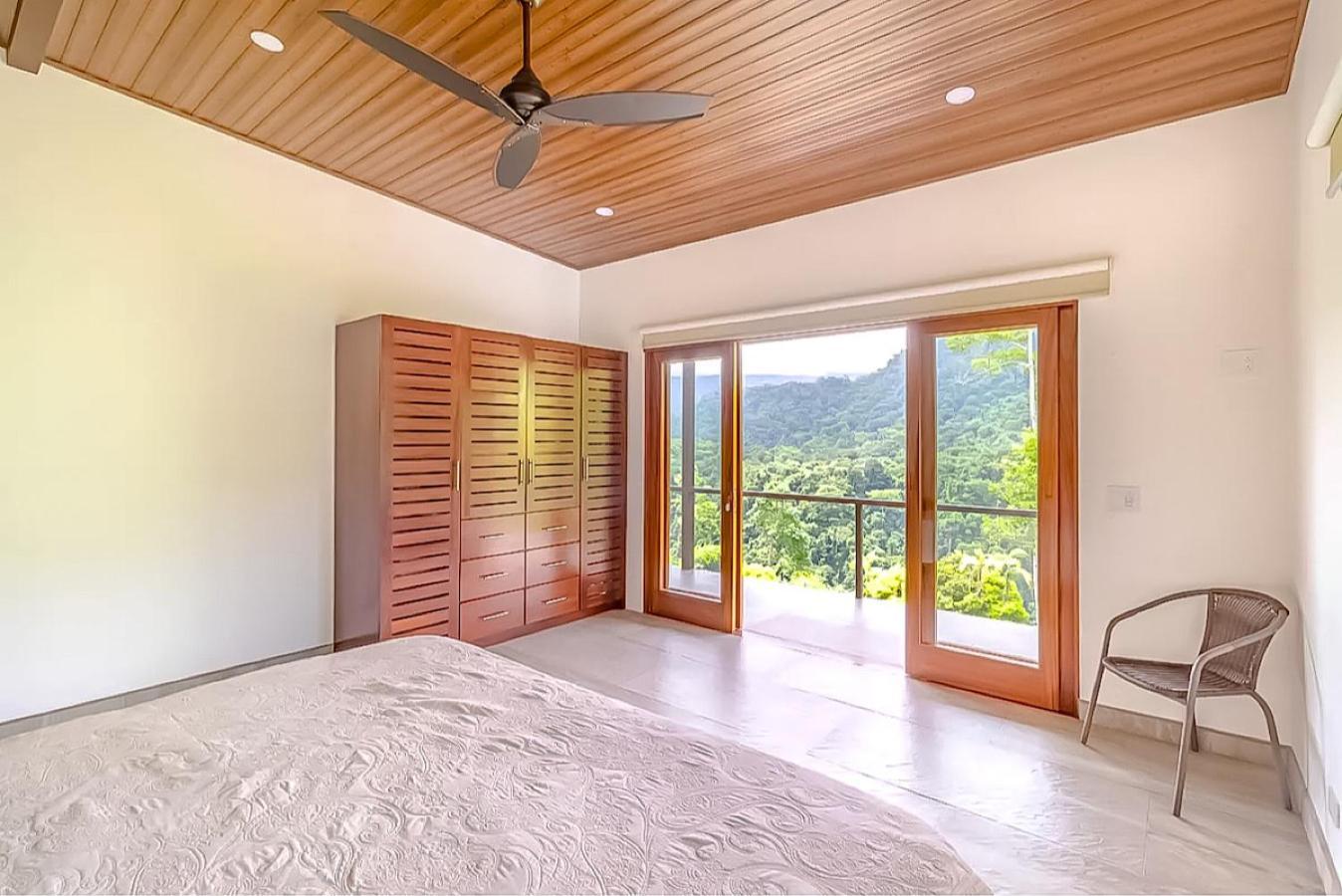 Breathtaking Ocean View On Mountain In The Jungle Hébergement de vacances Uvita