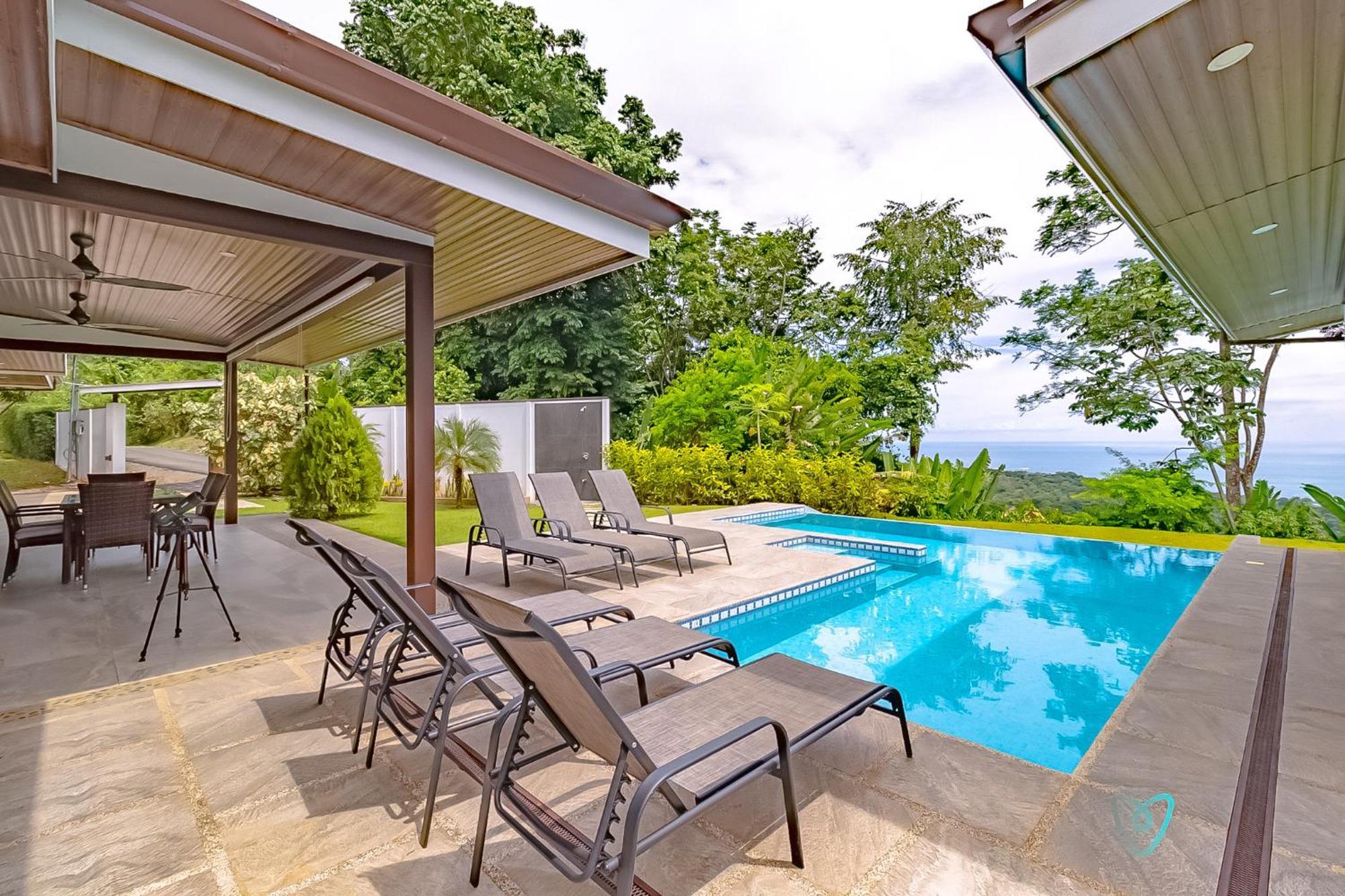 Hébergement de vacances Breathtaking Ocean View On Mountain In The Jungle *